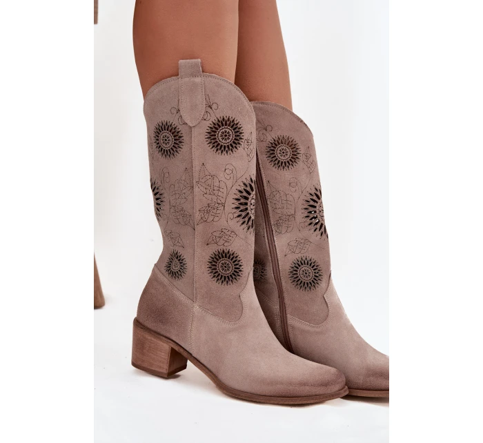 Semišové kožené dámské kozačky s vzorem  Cappuccino model 21713265 - Zazoo