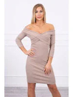 Přiléhavé šaty s výstřihem do V tmavě béžové barvy Přiléhavé šaty s výstřihem do V tmavě béžové barvy