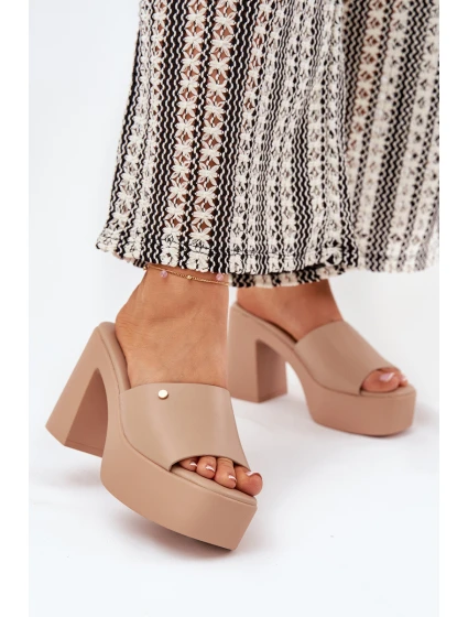 Dámské Sandały Z Eko Kůže Na Podpatku A Platformě Khaki model 21688928 - Boto Dámské Sandały Z Eko Kůže Na Podpatku A Platformě Khaki model 21688928 - Boto