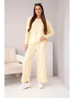 Dámský komplet z viskózy s volnou blůzou a kalhotami žlutý Dámský komplet z viskózy s volnou blůzou a kalhotami žlutý