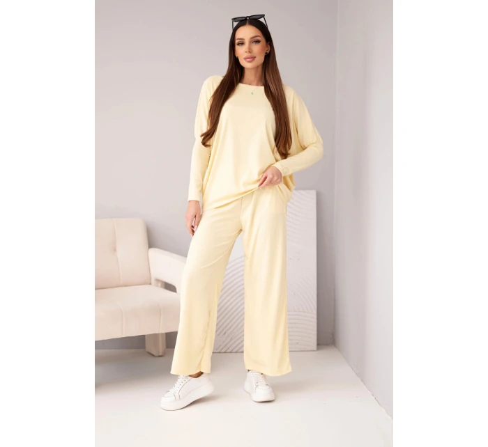 Dámský komplet z viskózy s volnou blůzou a kalhotami žlutý