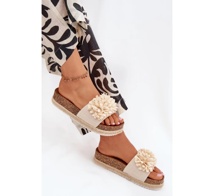 Dámské sandály na platformě s ozdobnými květinami béžové model 21704438 - Boto Dámské sandály na platformě s ozdobnými květinami béžové model 21704438 - Boto