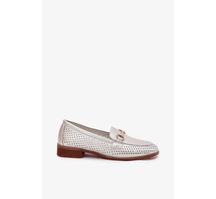 Dámské kožené mokasíny se zdobením na plochém podpatku S.Barski – stříbrné Dámské kožené mokasíny se zdobením na plochém podpatku S.Barski – stříbrné