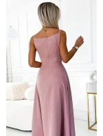 CHIARA Elegantní dlouhé dámské maxi šaty na ramínkách ve špinavě růžové barvě model 20119792 - numoco CHIARA Elegantní dlouhé dámské maxi šaty na ramínkách ve špinavě růžové barvě model 20119792 - numoco
