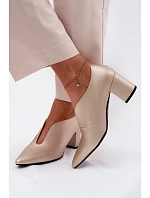 Kožené dámské lodičky na podpatku model 22125761 Zlato - Maciejka