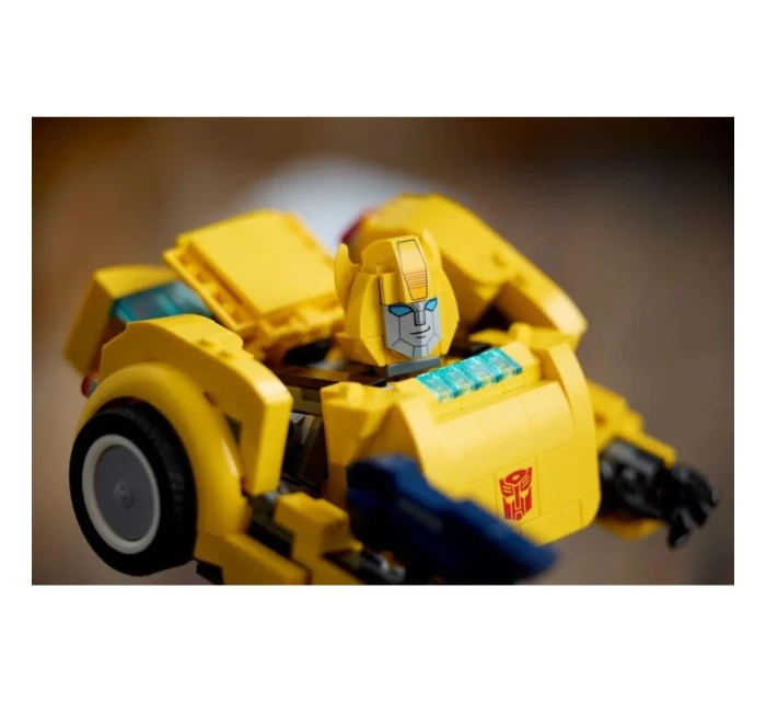 LEGO 10338 ICONS Čmelák