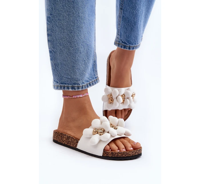 Dámské bílé sandály s ozdobami model 21648519 - Boto