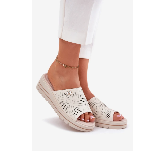 Dámské Kožené Pantofle Na Klínu Béžové model 21695132 - VINCEZA