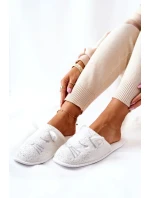 Lesklé pantofle bílé model 21570304 - EVENTO