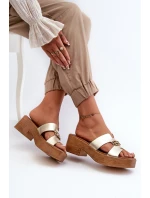 model 21661380 Kožené Elegantní Dámské Žabky S Ozdobou Zlaté - Zazoo