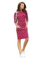 Dámské sportovní šaty v bordó barvě s zavazováním a kapsičkami model 7845431 - numoco