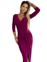 Lesklé dlouhé dámské šaty ve fuchsijové barvě s výstřihem a rozparkem na model 20115246 - numoco
