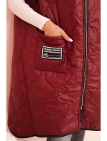 Dámská prošívaná vesta Plus Size s kapucí na zip bordová