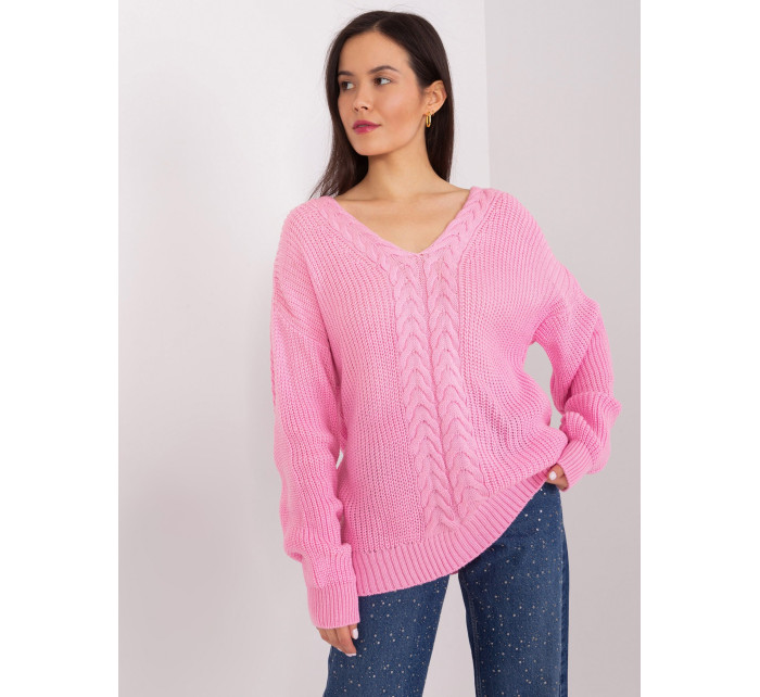 Růžový klasický svetr s copánky