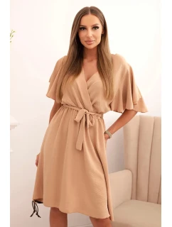 Šaty s překládaným výstřihem camelová