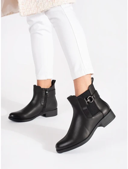 Moderní kotníčkové boty dámské na plochém podpatku Moderní kotníčkové boty dámské na plochém podpatku