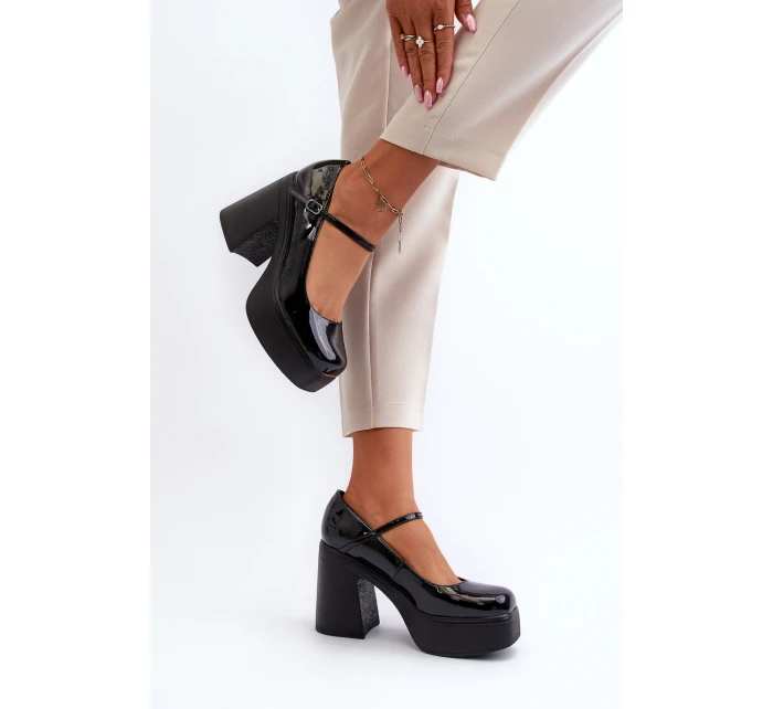Dámské lakované polobotky na platformě a sloupku Big Star model 21653928 černé - Big Star Shoes