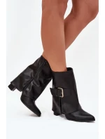 Zateplené boty na podpatku s ohrnutým svrškem a zlatou sponou černé model 21706572 - Boto Zateplené boty na podpatku s ohrnutým svrškem a zlatou sponou černé model 21706572 - Boto