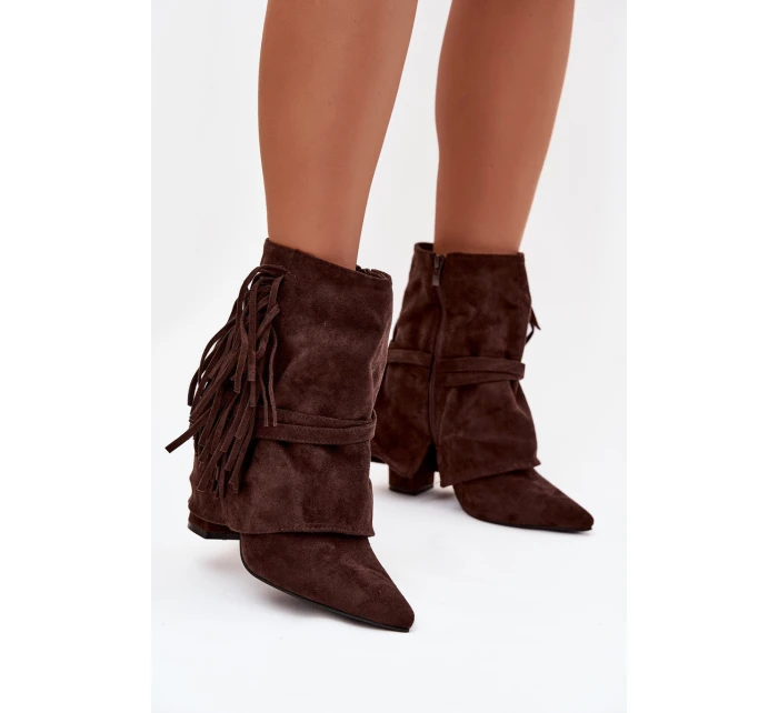 Dámské kotníkové boty na podpatku s třásněmi a zlatými přezkami čokoládové Evelisse Dámské kotníkové boty na podpatku s třásněmi a zlatými přezkami čokoládové Evelisse
