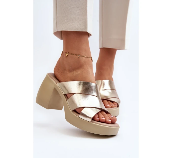 Zazoo Kožené pantofle na bloku, zlaté Zazoo Kožené pantofle na bloku, zlaté