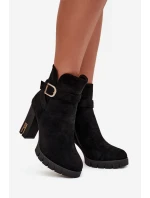Zateplené dámské kozačky na podpatku s přezkou Černé model 21711529 - Boto Zateplené dámské kozačky na podpatku s přezkou Černé model 21711529 - Boto