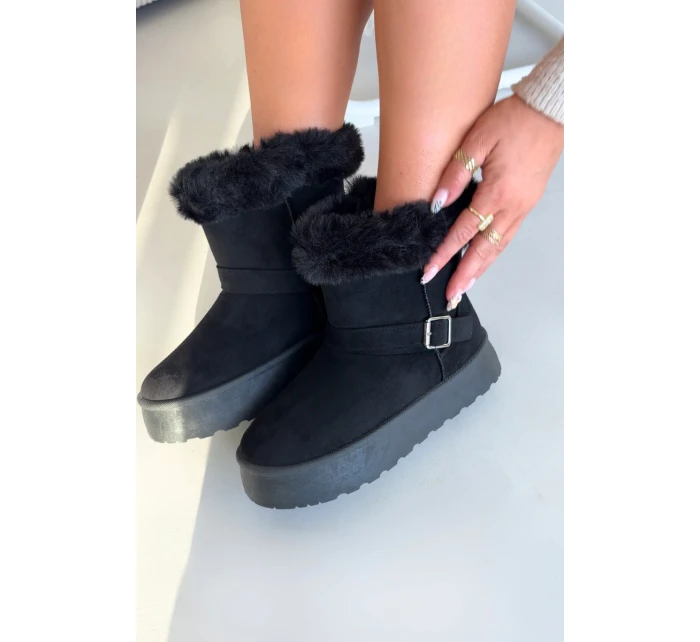 Dámské sněhule na platformě s přezkou a kožešinou Czarne model 21821891 - Boto