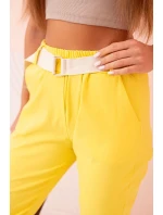 Dámské viskózové kalhoty s páskem a ohrnutými nohavicemi tmavě žlutá