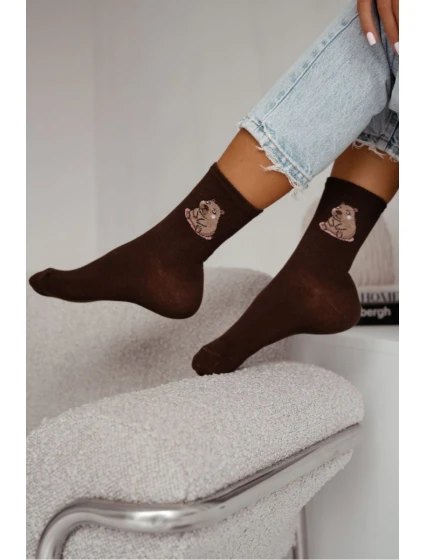 Dámské bavlněné ponožky se sedící kapibarou – čokoládové