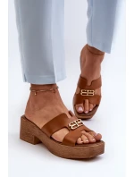 Zazoo 40412 Kožené elegantní dámské žabky s zlatým ozdobou hnědé