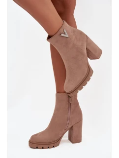 Dámské kotníkové boty s izolací na klínku s ozdobným detailem béžové Briella