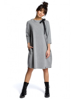 model 18001777 Šaty nadměrné velikosti s páskem na zavazování šedé - BeWear