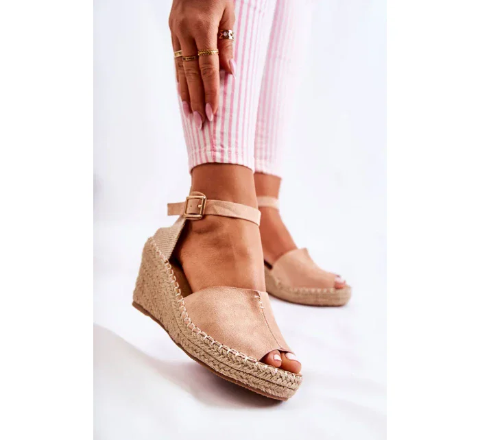 Pohodlné dámské sandály na klínu Světle růžová Dellia Pohodlné dámské sandály na klínu Světle růžová Dellia