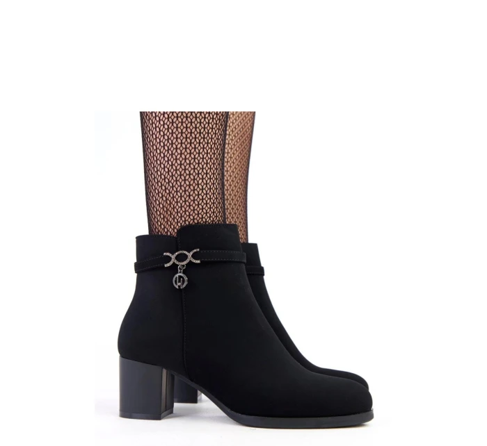 Boty na podpatku  model 218815 Solea