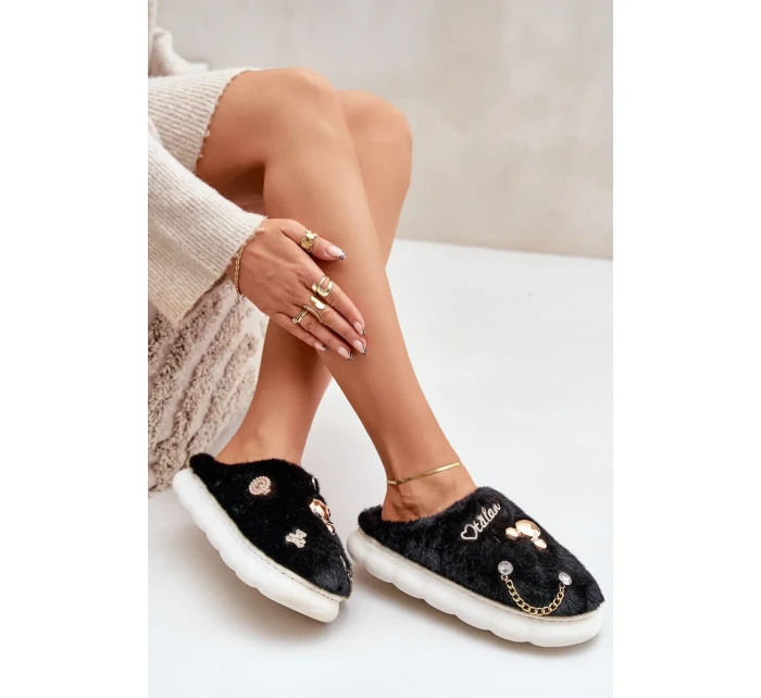 Futrzane Pantofle S Odznaky Černé Ivelfedi