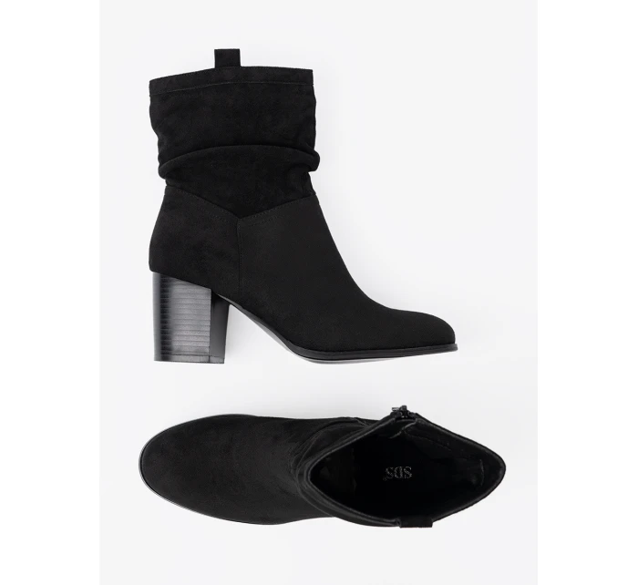 Trendy černé kotníčkové boty dámské na širokém podpatku Trendy černé kotníčkové boty dámské na širokém podpatku