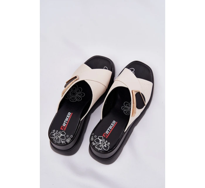 Elegantní Dámské Kožené Pantofle Na Klínu S Ozdobou Béžové model 21693610 - Artiker