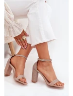 Lesklé Dámské Sandály Na Podpatku Růžové Zlato model 21704008 - Boto Lesklé Dámské Sandály Na Podpatku Růžové Zlato model 21704008 - Boto