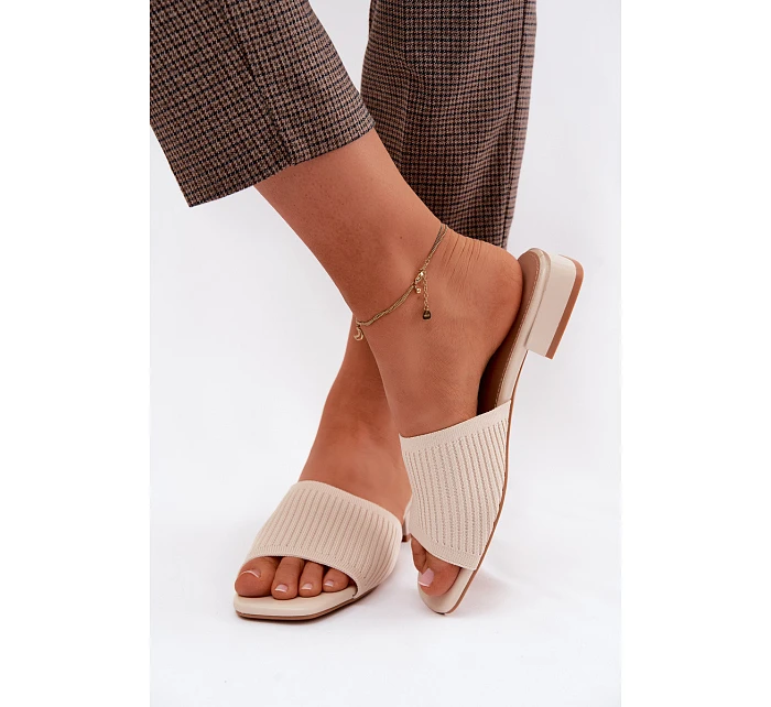 Materiálové dámské pantofle na nízkém podpatku Světle béžové model 22122680 - Boto