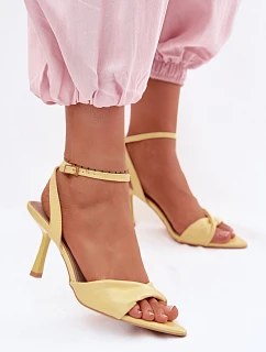 Sandály na podpatku  model 226516 Step in style