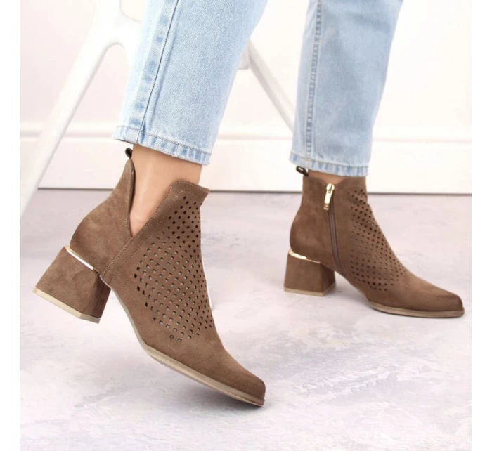 Semišové boty na podpatku W model 21996771 hnědé - Potocki Semišové boty na podpatku W model 21996771 hnědé - Potocki