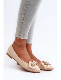 Dámské lodičky z ekologického semiše s mašlí a broží v jemně béžové barvě Satris
