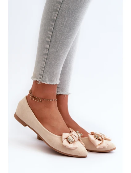 Dámské lodičky z ekologického semiše s mašlí a broží v jemně béžové barvě Satris
