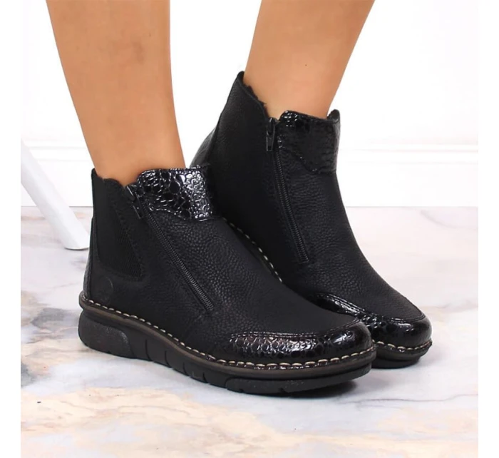 Pohodlné zateplené boty na zip Rieker W RKR555 Pohodlné zateplené boty na zip Rieker W RKR555