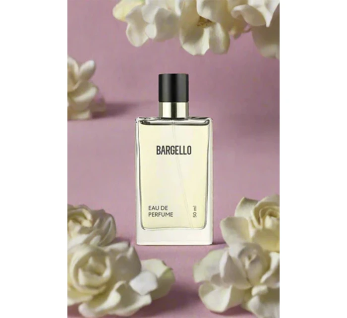 Dámské parfémy 215 s květinovou vůní hrušky a nádechem vanilky 50 ml barevný