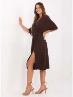 Šaty MI SK 121008.84 tmavě hnědé Šaty MI SK 121008.84 tmavě hnědé