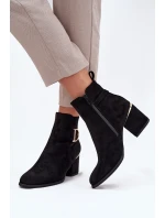 Zateplené dámské boty na podpatku se zlatými prvky černé model 21708256 - Boto Zateplené dámské boty na podpatku se zlatými prvky černé model 21708256 - Boto
