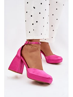 Sandály na podpatku s povrchem model 22107135 - Boto