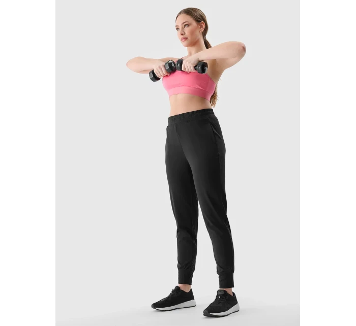 Dámské sportovní rychleschnoucí kalhoty 4F - černé Dámské sportovní rychleschnoucí kalhoty 4F - černé