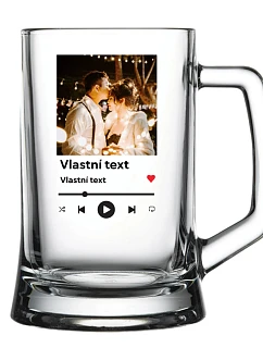 Personalizovaná pivní sklenice s motivem přehrávače
