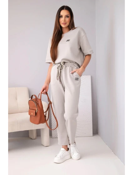 Dámský komplet viskózový máslový s krátkým rukávem a kalhotami s ohrnutým lemem tmavě béžový